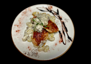 Rolovani ćureći file u sosu od šampinjona